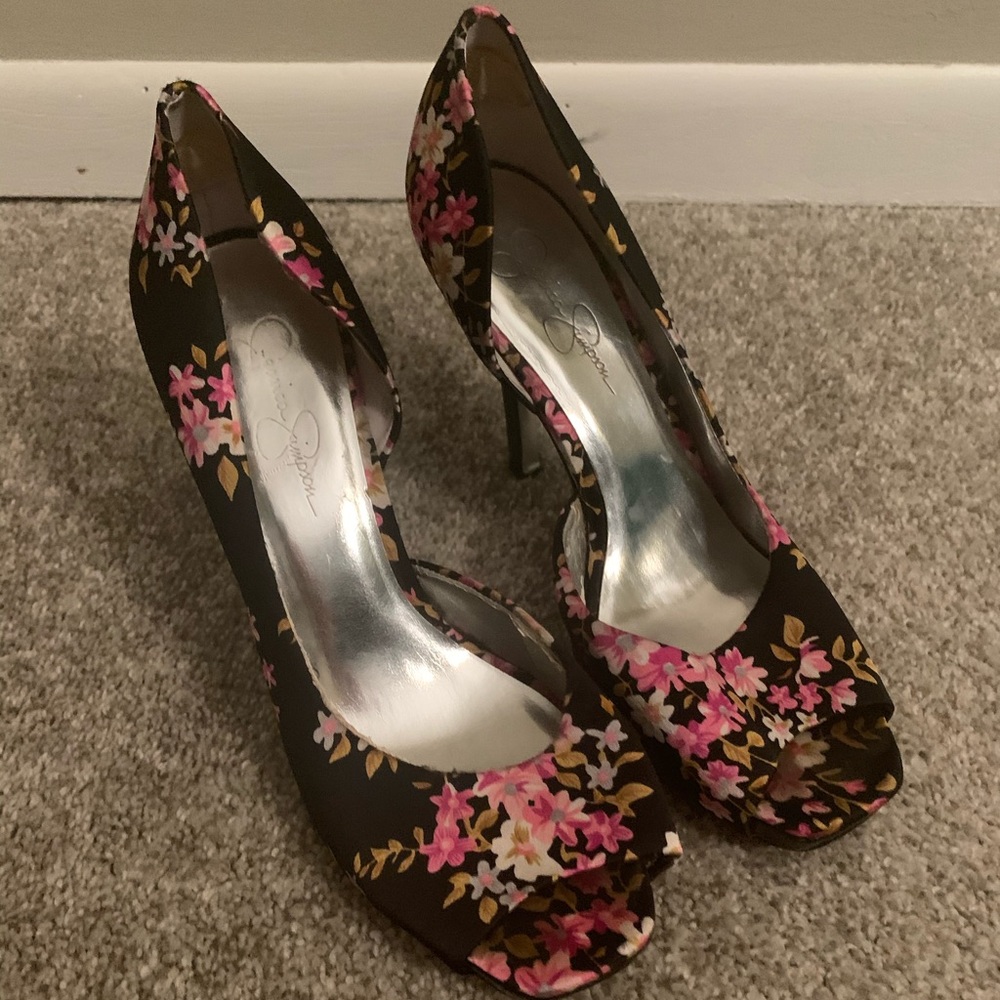 Jessica Simpson high heels!